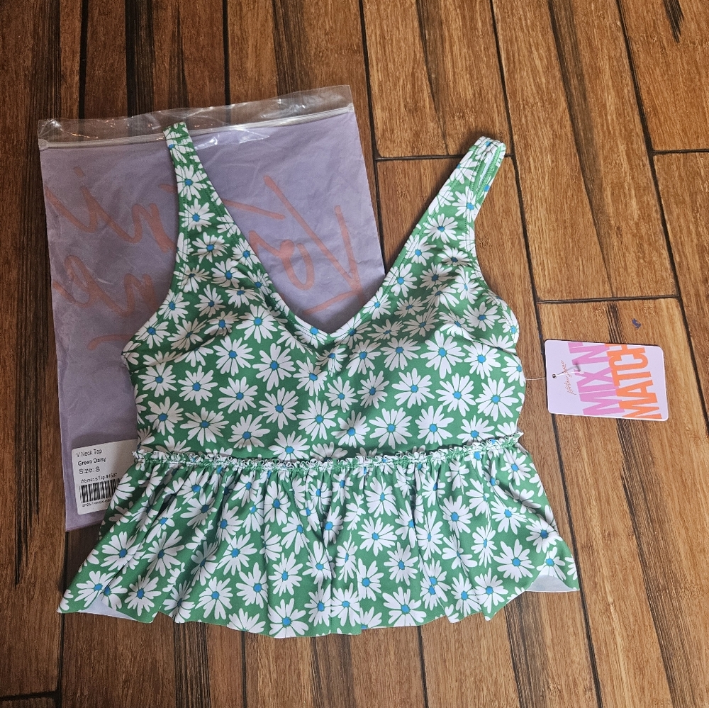 Kortni Jeane V neck top